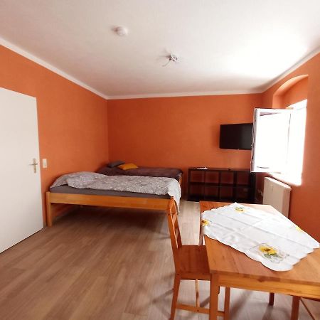 Kleine 1-Raum-Ferienwohnung Mit Hohem Komfort Teuchern Buitenkant foto